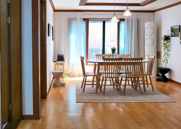 77m2 K-room, 3 Bedrooms, 2 Bathrooms, 4min To Subway * 서울특별시