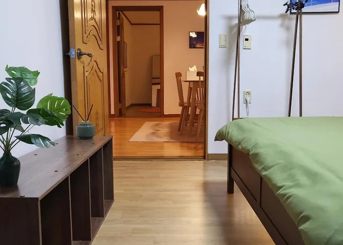 77m2 K-room, 3 Bedrooms, 2 Bathrooms, 4min To Subway 아파트 서울특별시