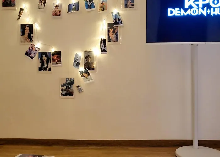77m2 K-room, 3 Bedrooms, 2 Bathrooms, 4min To Subway 아파트 서울특별시