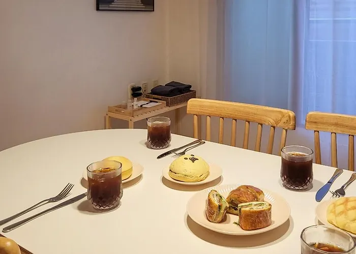 77m2 K-room, 3 Bedrooms, 2 Bathrooms, 4min To Subway 아파트 *