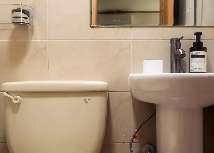 77m2 K-room, 3 Bedrooms, 2 Bathrooms, 4min To Subway 서울특별시
