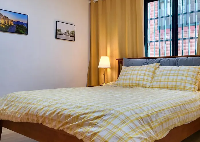 77m2 K-room, 3 Bedrooms, 2 Bathrooms, 4min To Subway 서울특별시